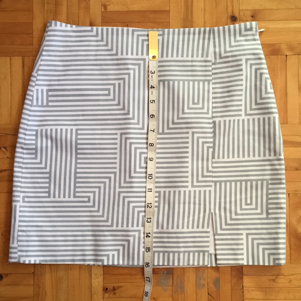 SOLD🌺Kate Spade Saturday mini skirt size 4 - Picture 10 of 10